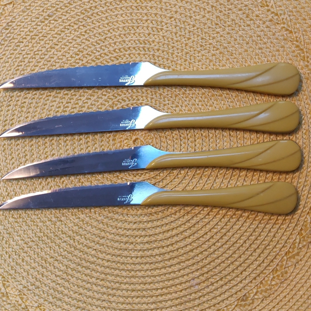 Fiesta Fiestaware 4 piece steak knives Sunflower
